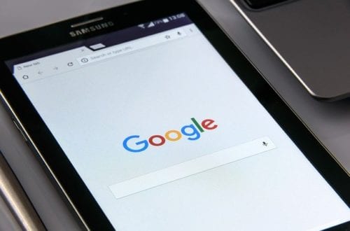google search engine on smartphone